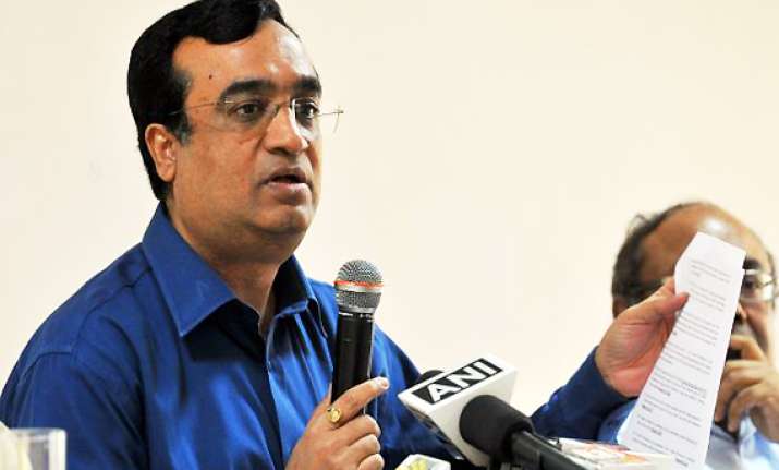 organisers snub maken not invited for indian gp