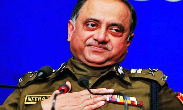 outgoing delhi police chief bids an emotional farewell