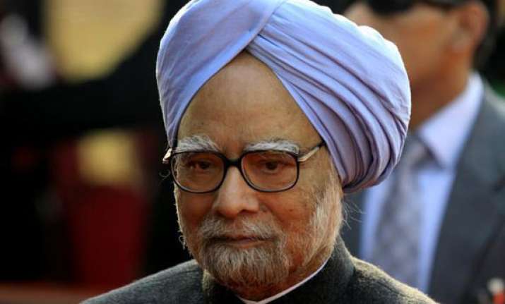 pm offers aid to landslide hit afghanistan