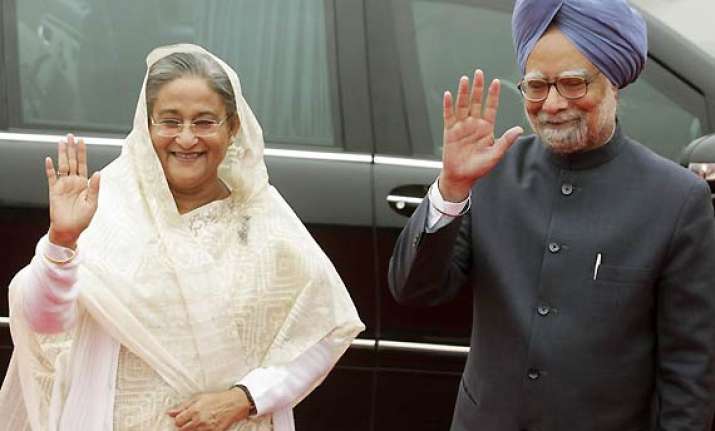 pmo removes pm s off the record remark about bangladesh