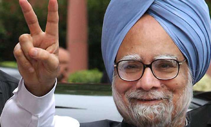 pm accepts zardari s invitation to visit pakistan