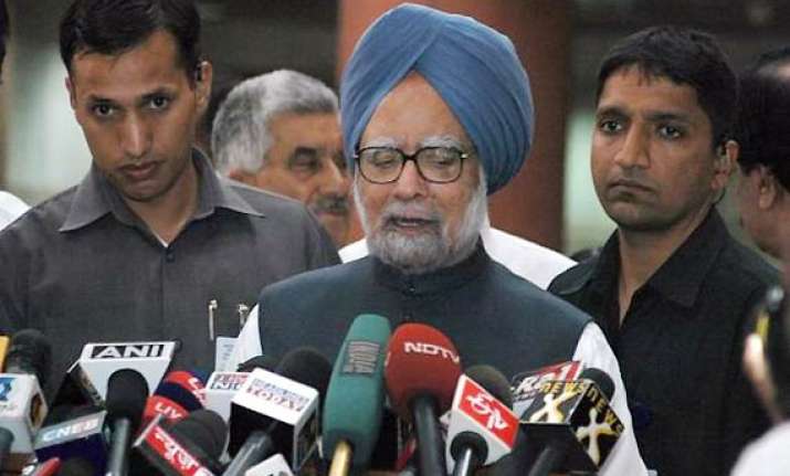 pm wants standing committee to handle lokpal bill