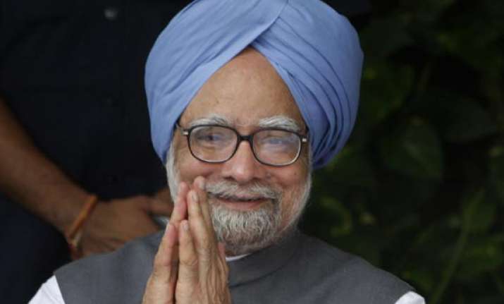 pm congratulates new pak premier