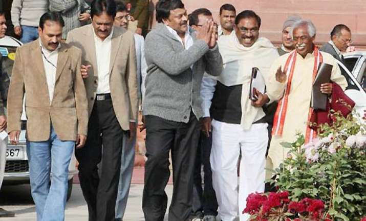 prp mlas virtually raise banner of revolt against cong govt