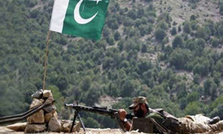 pakistan again violates ceasefire along loc