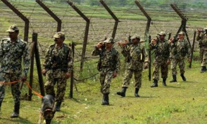 11 pakistani fishermen held in gujarat bsf