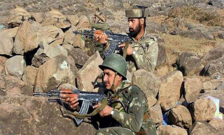 pakistani troops fire on indian posts across loc
