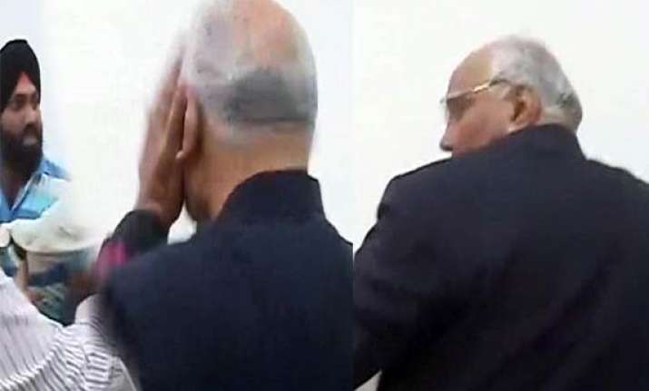 parliament unanimiously condemns assault on pawar