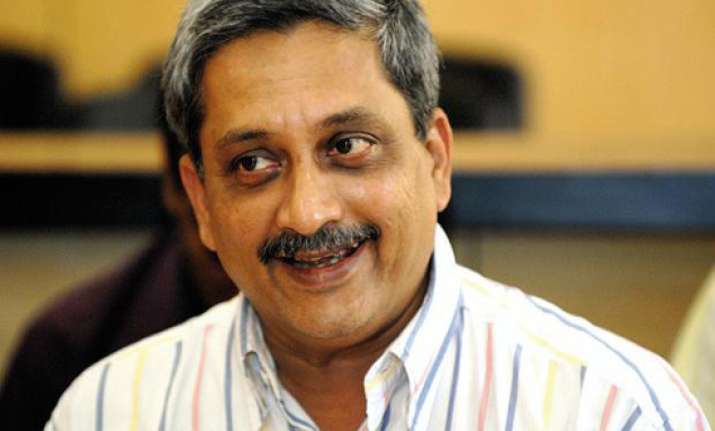 parrikar gets clean chit from ec on poll code violation