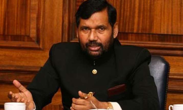paswan demands dalit in joint drafting panel