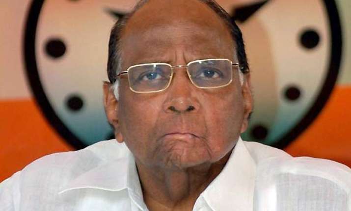 after anna attack pawar quits gom on corruption