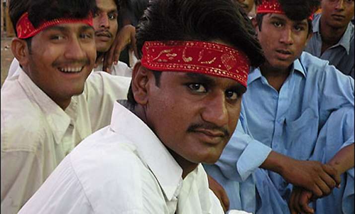 persecuted pak hindus want to make india their home