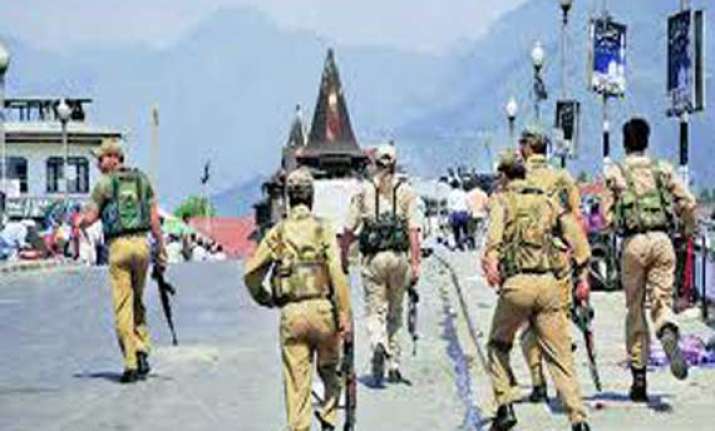 petrol bomb hurled at govt school in poll bound baramulla
