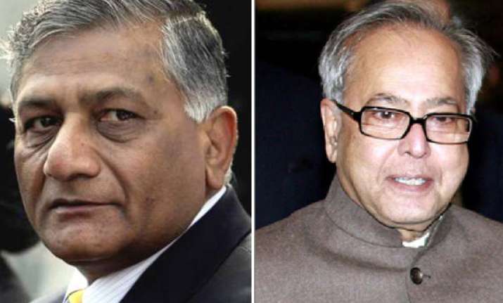 pranab downplays differences between army chief govt