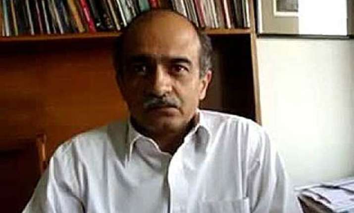 prashant bhushan says will approach sc if police takes