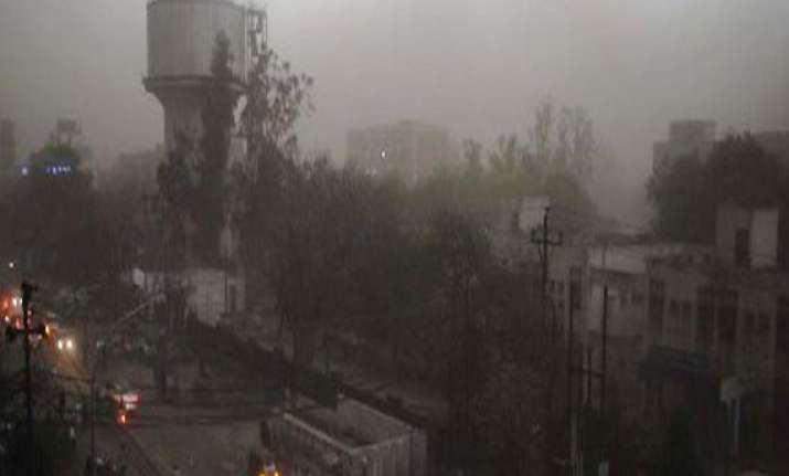 pre monsoon showers dip temperatures in mp