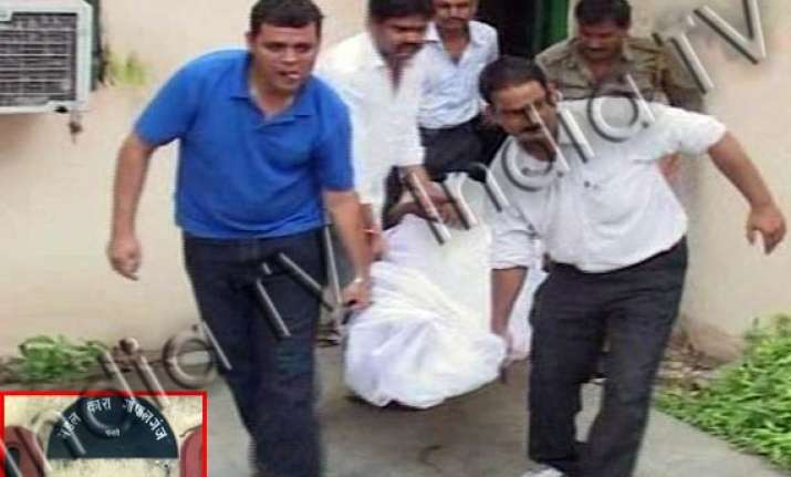 prisoners beat doctor to death inside bihar jail