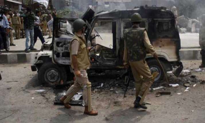protests mar eid celebrations in srinagar 3 cops injured