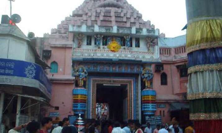 puri jagannath temple priests pledge support to hazare