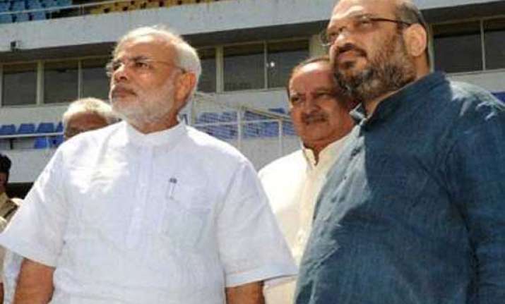raid at bjp office in varanasi on poll eve