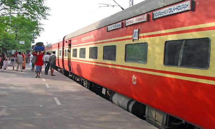 railways makes id proof mandatory for ac class passengers