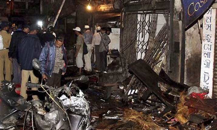 rains lash mumbai after serial blasts evidence may be