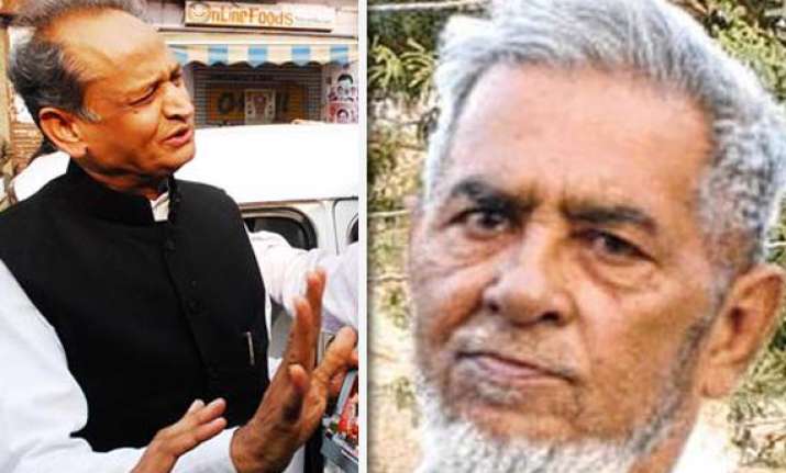 rajasthan cm forwards pak prisoner chishty s mercy petition