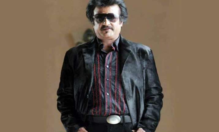 rajinikanth wants to join anna hazare s campaign