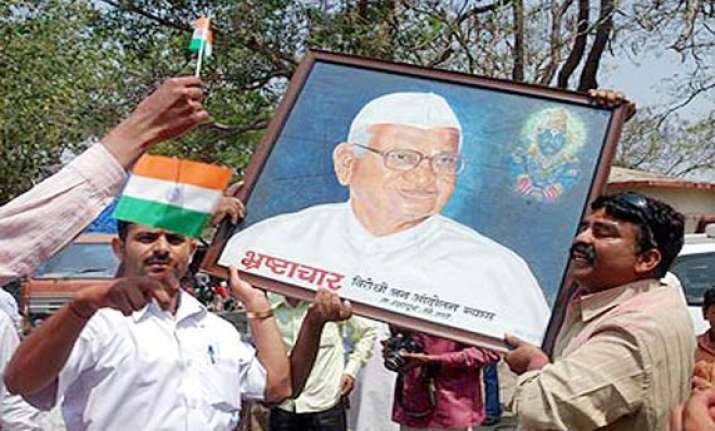 ralegan siddhi villagers join hazare fast