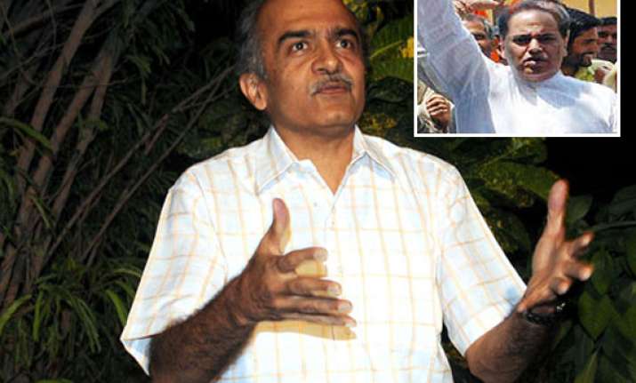 register case against bhushan for comment on kashmir sena