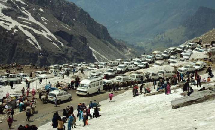rohtang pass opened for tourists after six months