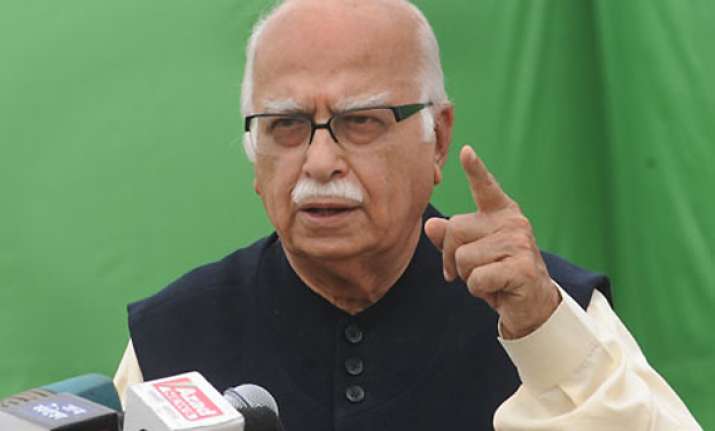 role of cong leaders in scams should be probed advani