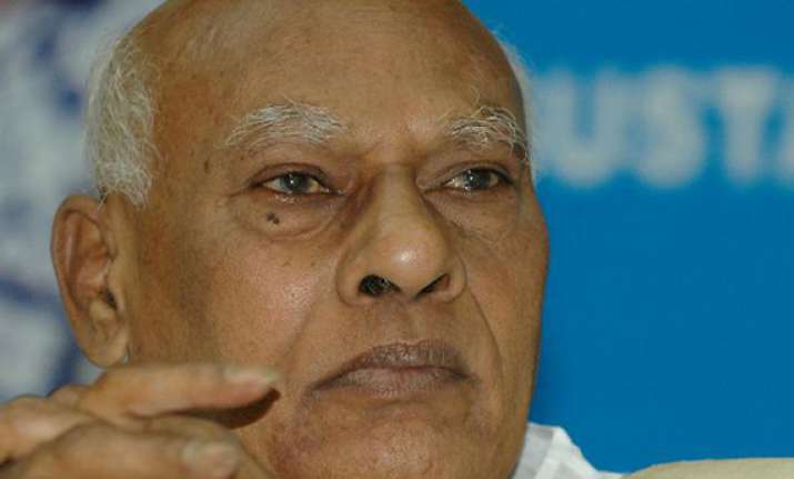 rosaiah made tn governor farook shifted to kerala
