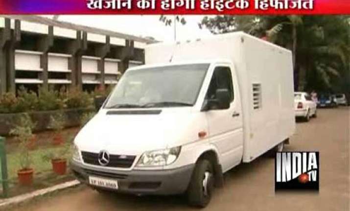 rs 11 cr worth security van arrives to guard rs 1 lakh cr