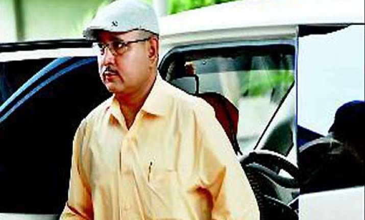 sc directs absconder gujarat adg pandey to appear before