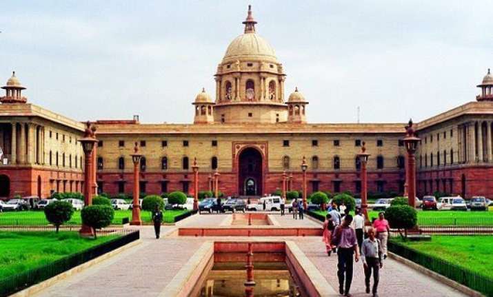 sc notice to centre on allowing pvt radio to broadcast news