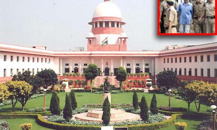 sc suspends death sentence of red fort shootout convict