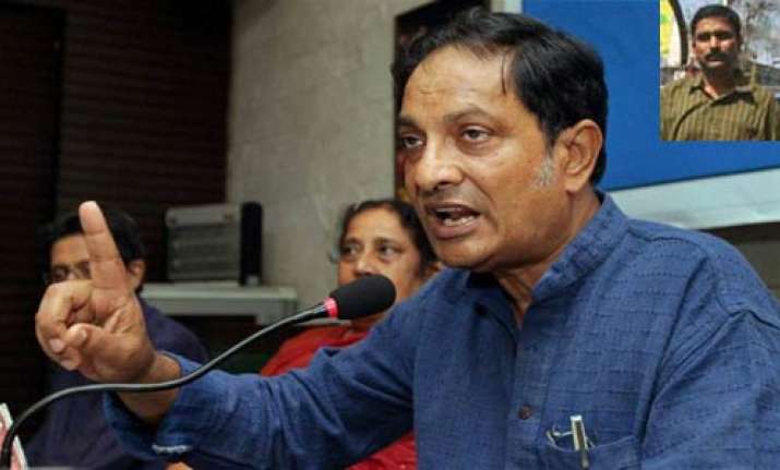 sc grants bail to binayak s associate guha