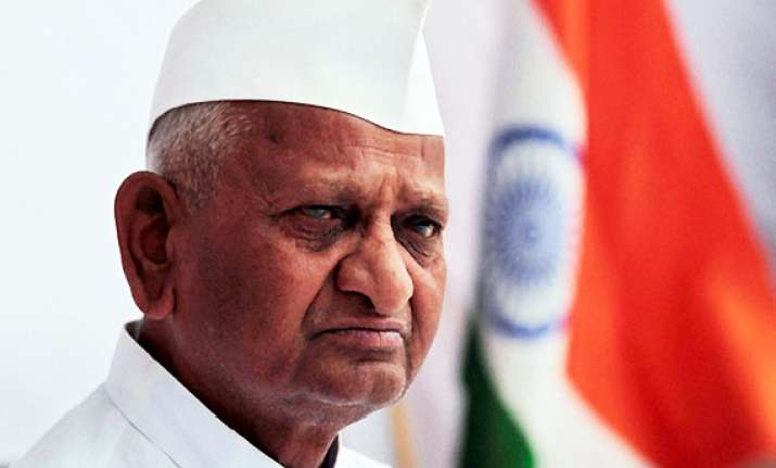 sc issues notice to centre on cbi probe against anna hazare