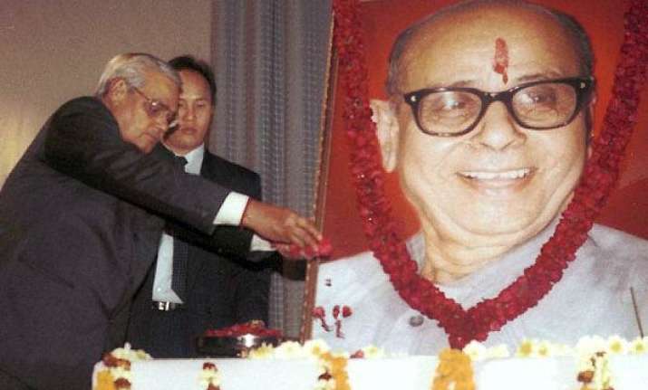 sc quashes mp govt land allotment to kushabhau thakre trust