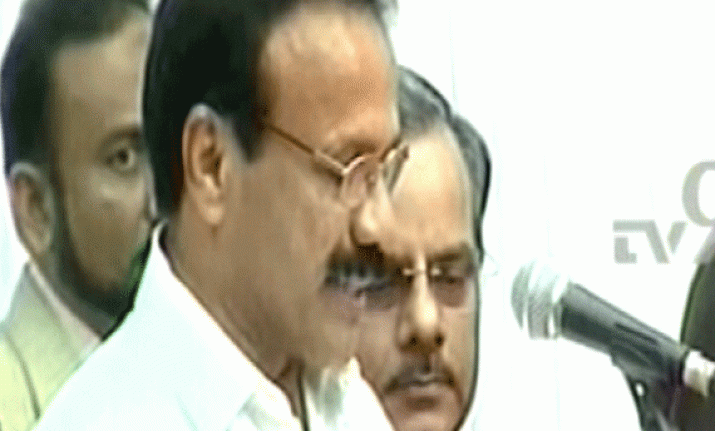 sadananda gowda sworn in karna cm shettar faction boycotts