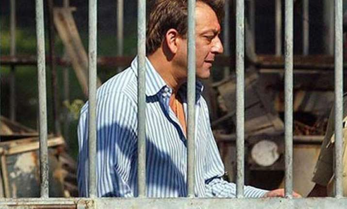 sanjay dutt shifted to pune jail
