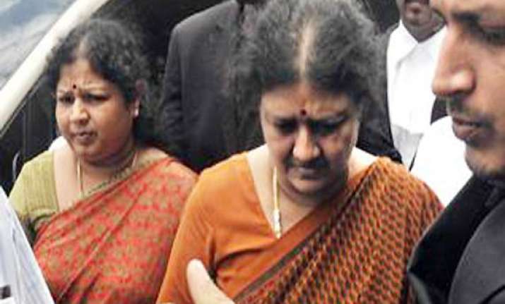 sasikala gives clean chit to jaya in wealth case