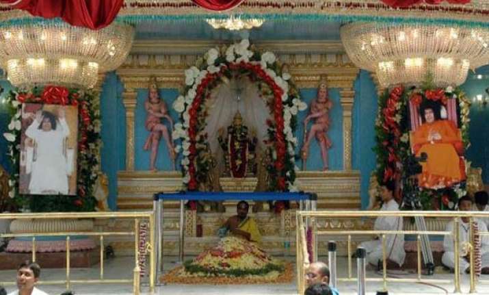 sathya sai trust issue gets murkier rs 35.5 lakh cash