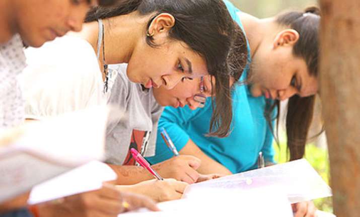 seats still available at du even after new session begins