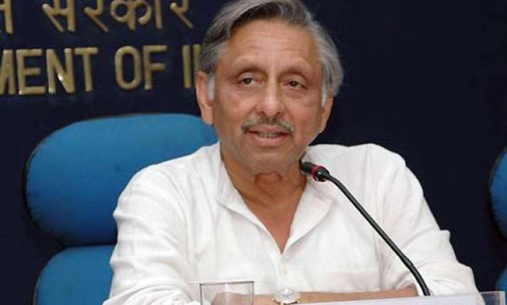 sensing scam aiyar wanted sports ministry out of cwg oc
