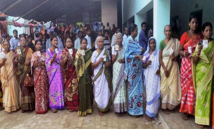 seven killed four children injured in bengal panchayat