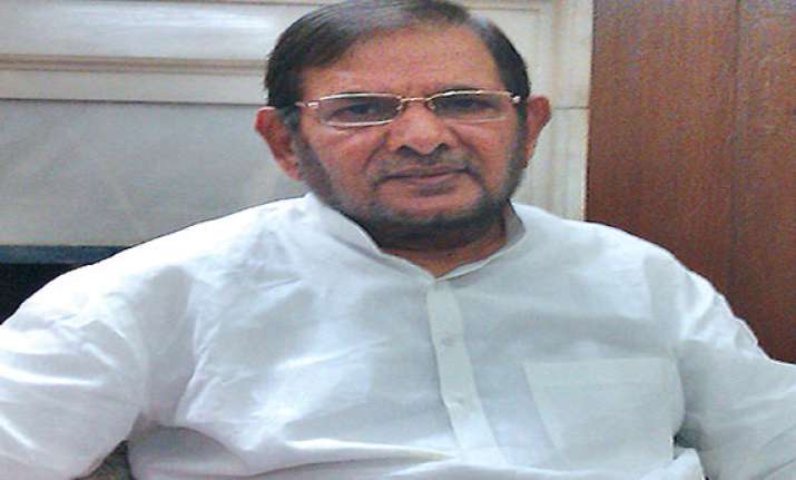 sharad yadav alleges use of money to influence media