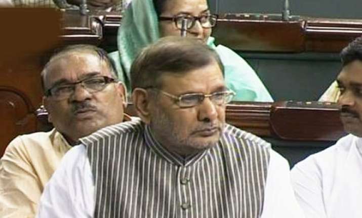 sharad yadav moves censure motion against team anna in ls