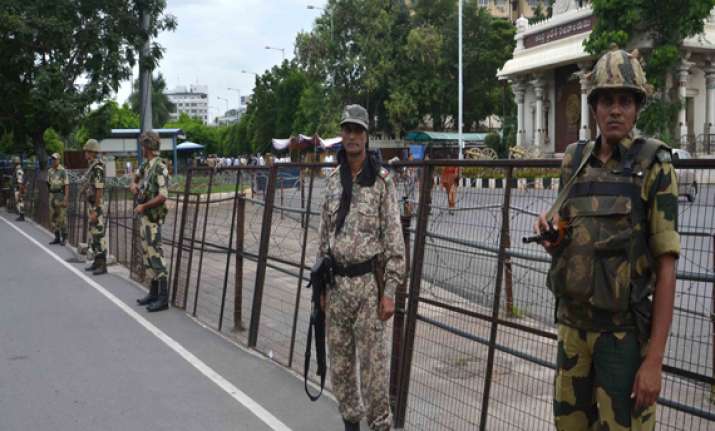 shutdown in seemandhra over telangana hits life